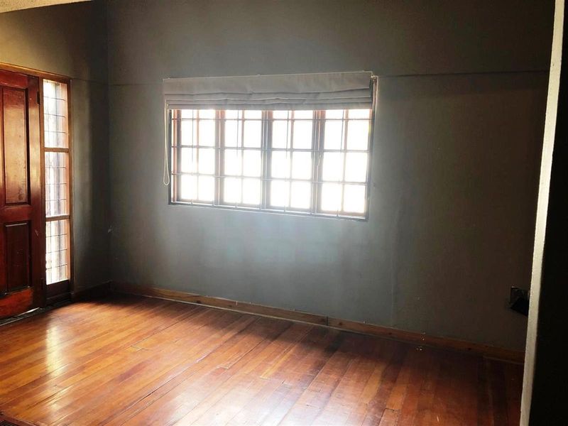 5 Bedroom House To Rent in Cyrildene, Johannesburg - Photo 4