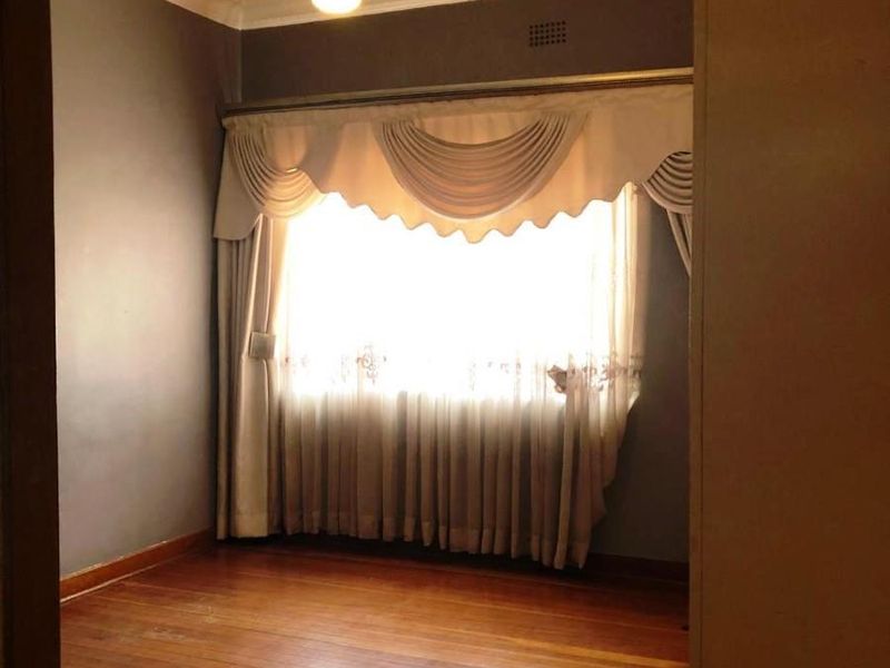 5 Bedroom House To Rent in Cyrildene, Johannesburg - Photo 5