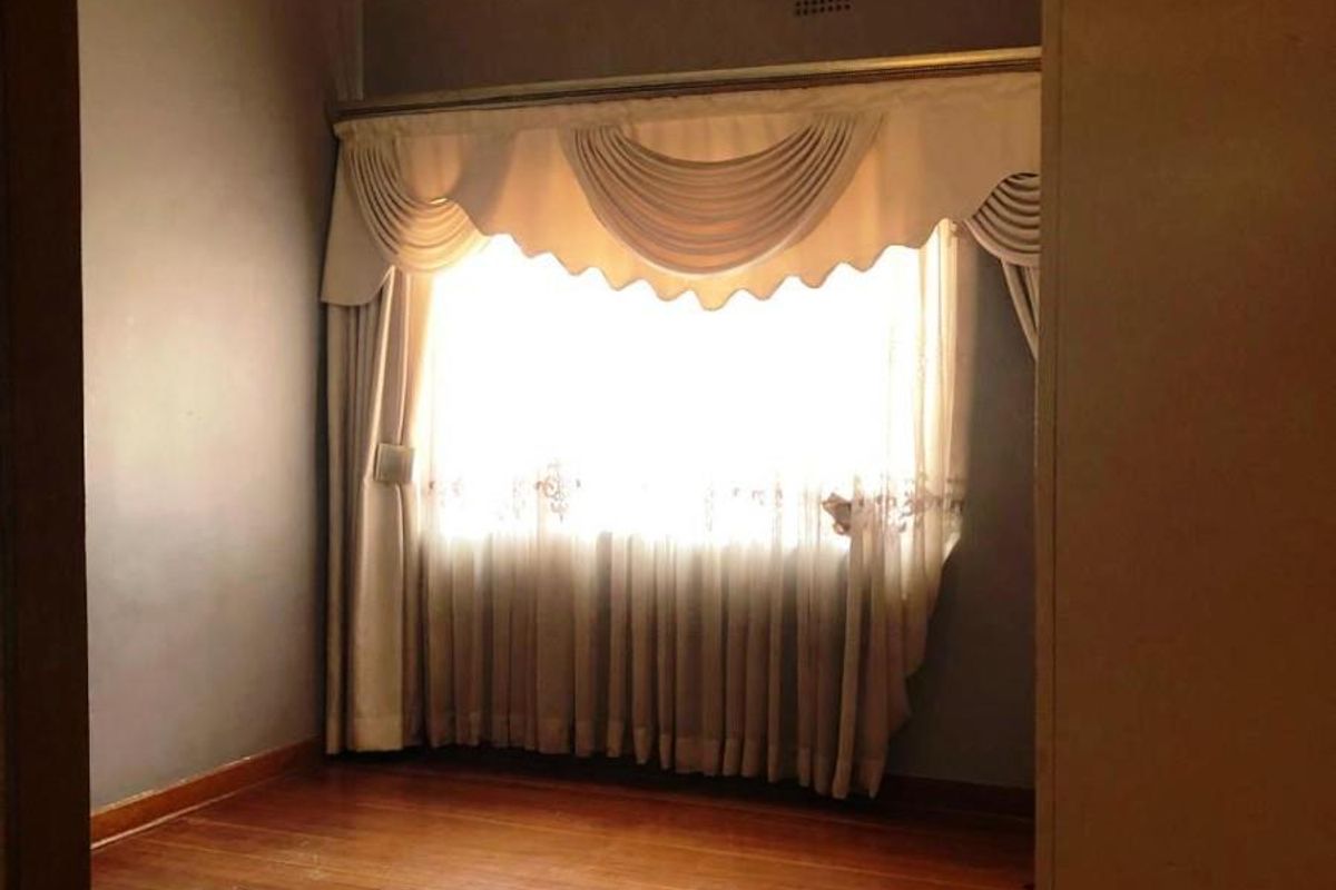 5 Bedroom House To Rent in Cyrildene, Johannesburg - Photo 5