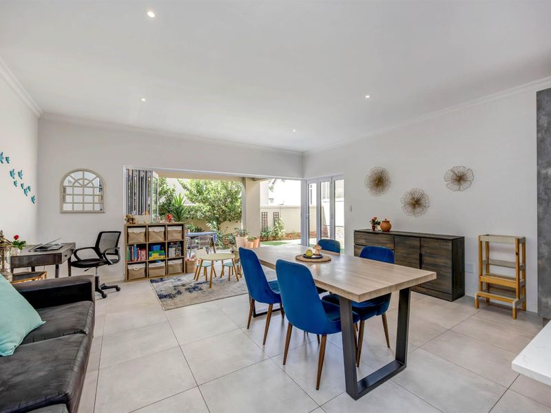 16 Kingfisher Close - Photo 3