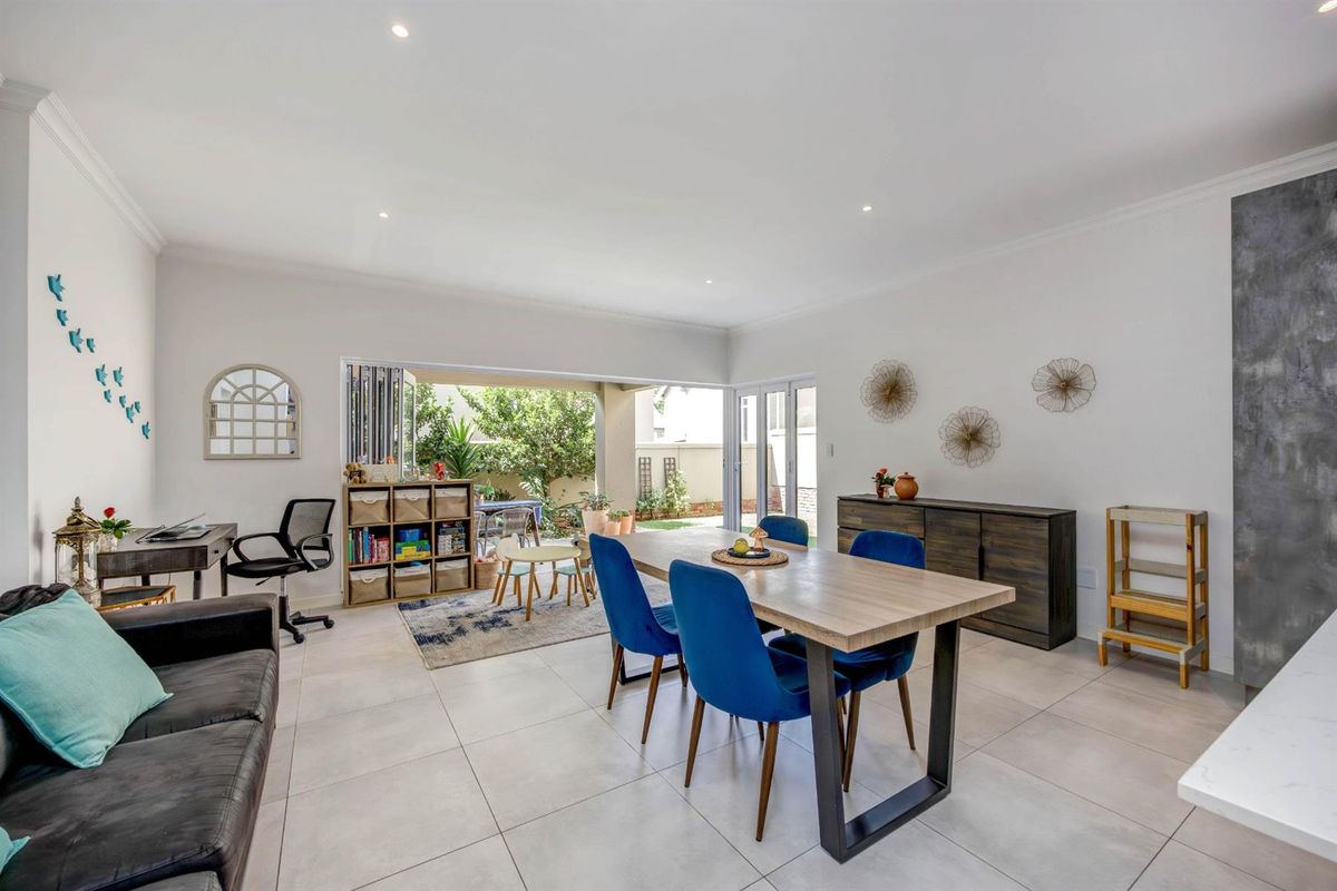 16 Kingfisher Close - Photo 3