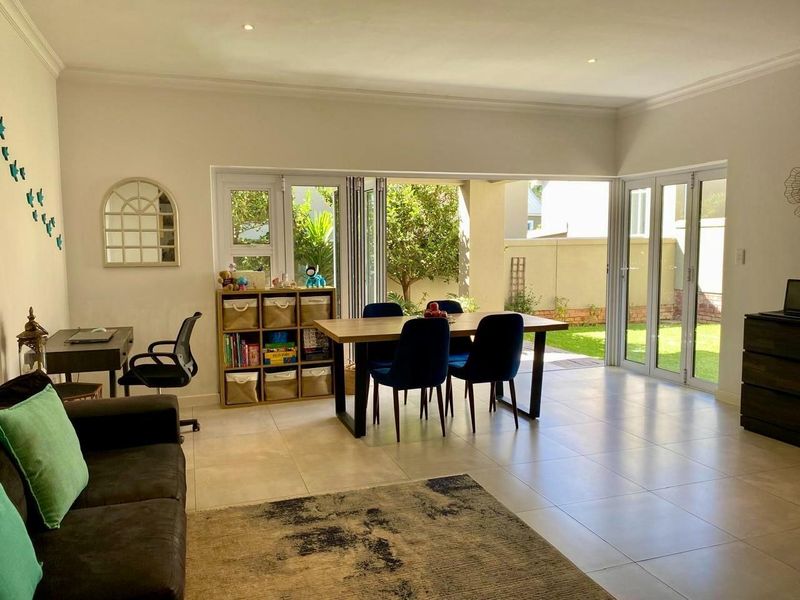 16 Kingfisher Close - Photo 3