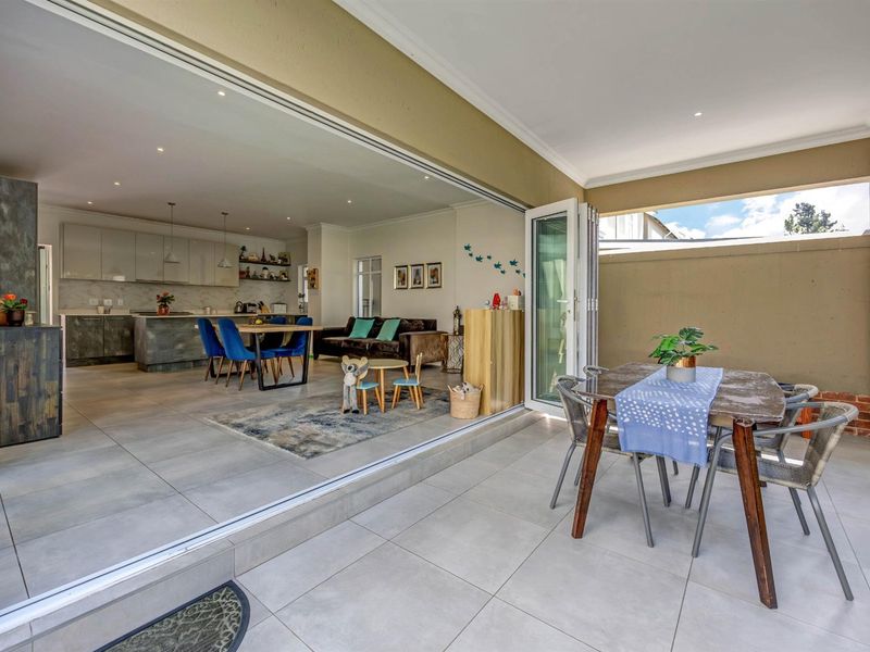 16 Kingfisher Close - Photo 1