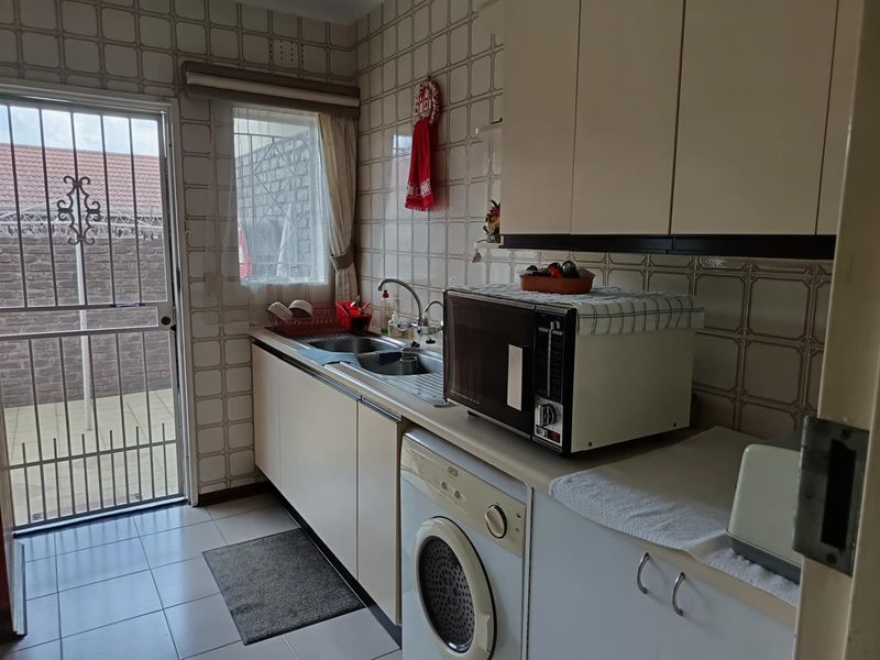Townhouse For Sale in Birchleigh, Kempton Park - Photo 8