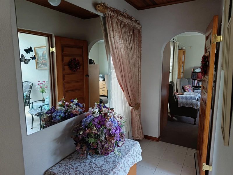 Townhouse For Sale in Birchleigh, Kempton Park - Photo 2