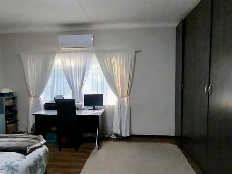 PRIME INVESTMENT OPPORTUNITY - SPACE, POTENTIAL AND  LOCATION IN HADISON PARK - Photo 5