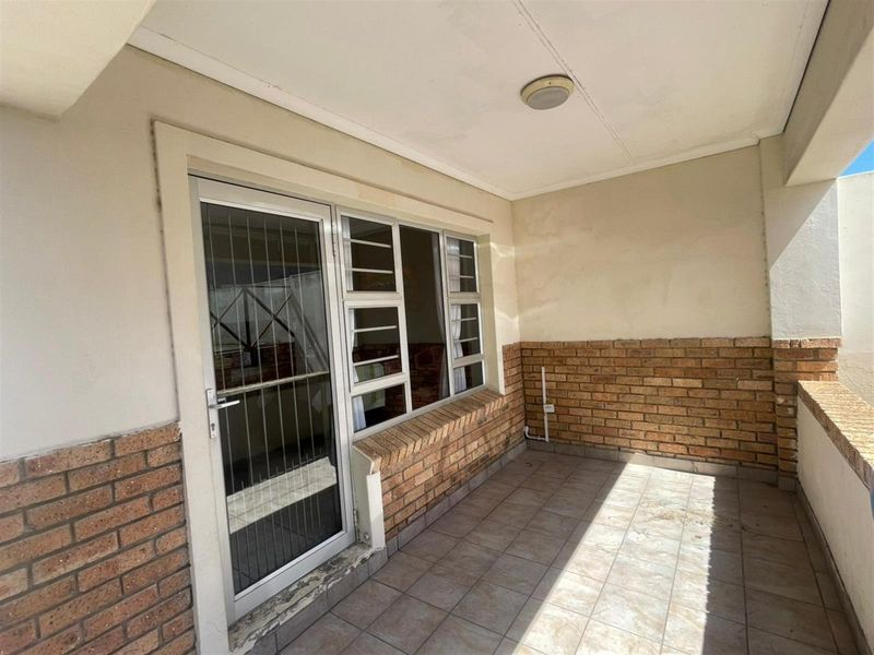 Beacon Bay - Neat two Bedroom Townhouse - Photo 8