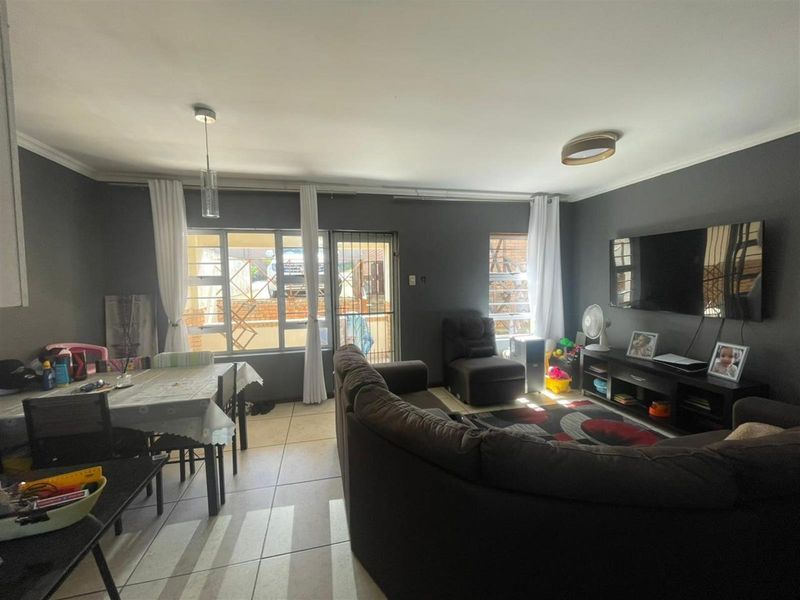 Beacon Bay - Neat two Bedroom Townhouse - Photo 5