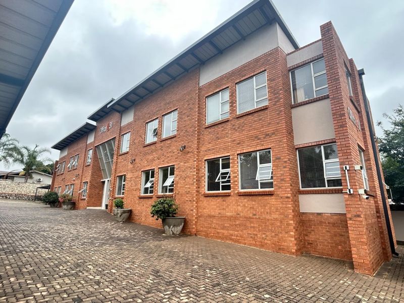 Versatile Commercial Offices | Prime Monument Park Position | Flexible Multi-Tenant or Single-User - Photo 2