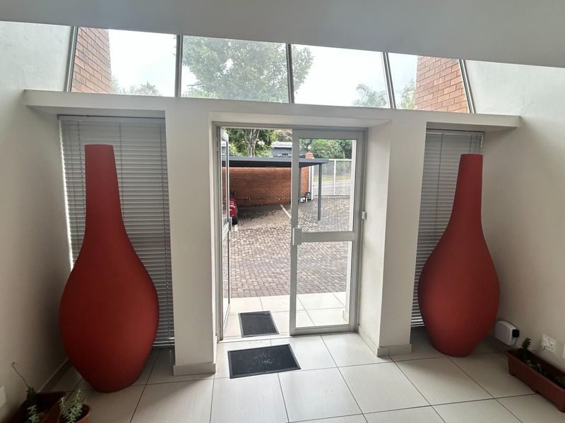 Versatile Commercial Offices | Prime Monument Park Position | Flexible Multi-Tenant or Single-User - Photo 3