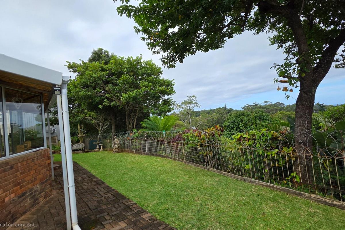Picturesque 2 bedroom, 2 bathroom Townhouse For Sale in Margate, KwaZulu Natal - Photo 2
