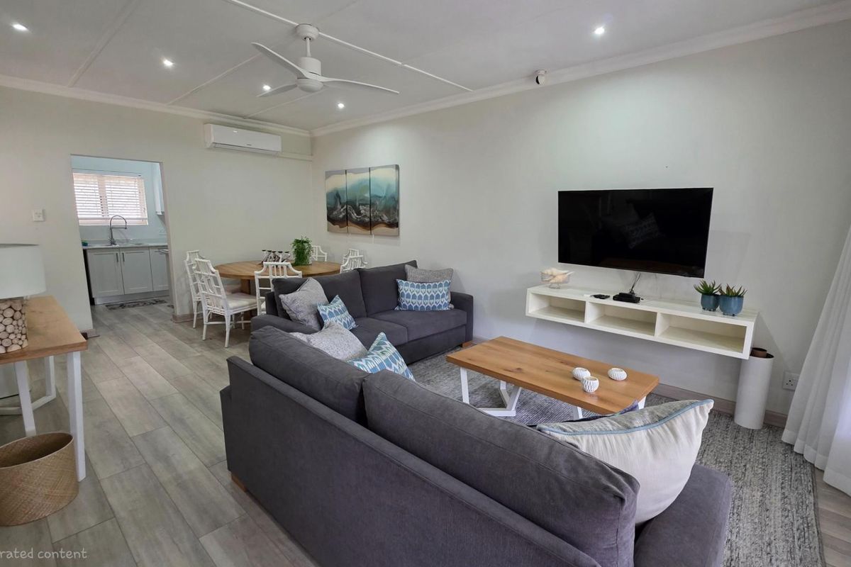 Townhouse For Sale in Uvongo, Margate, KwaZulu Natal - Photo 4