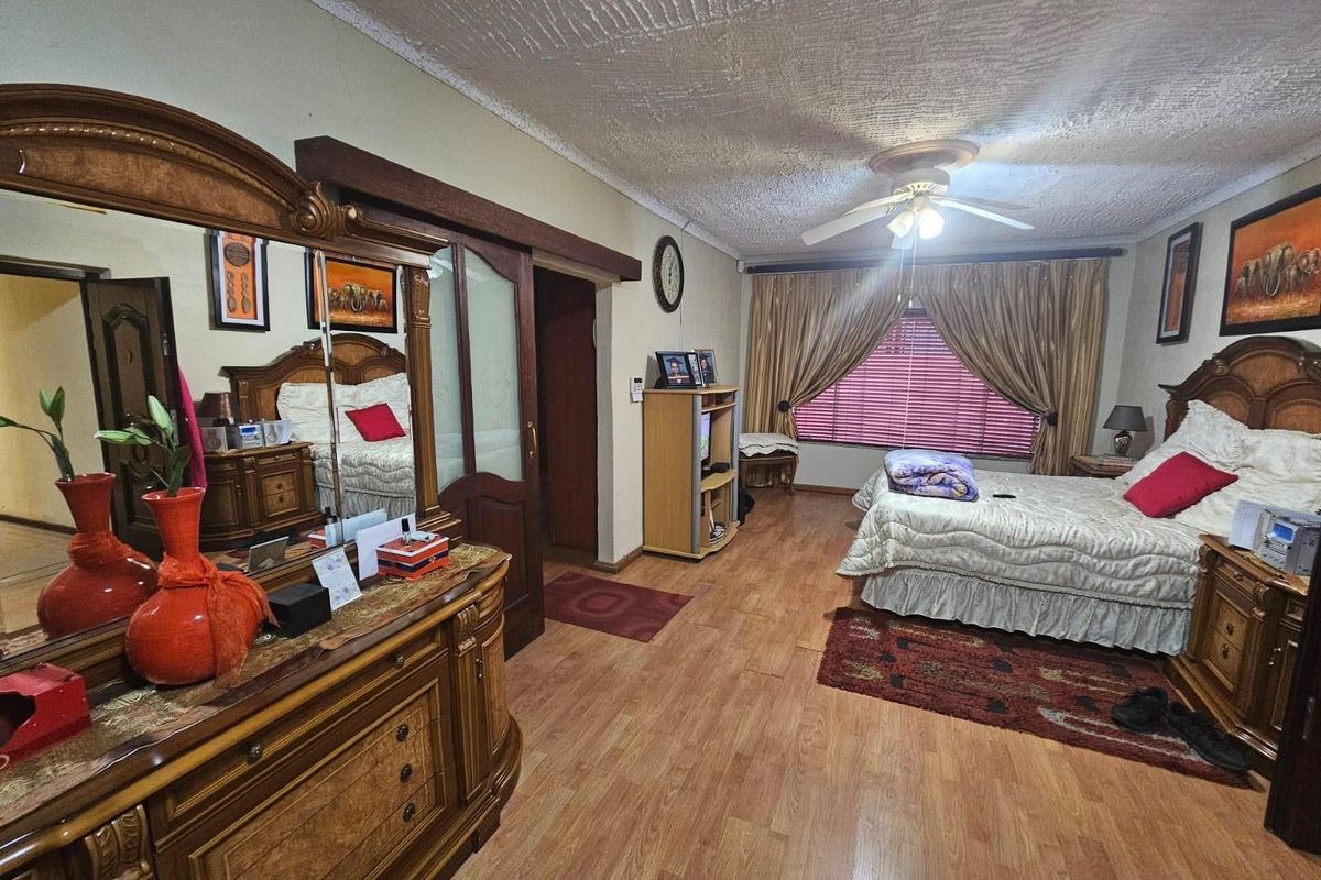 FOR SALE: FOUR BEDROOM FAMILY HOME - Photo 4