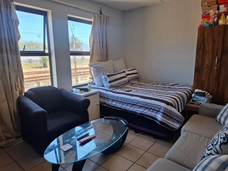 Apartment with Potential in Retreat - Photo 8