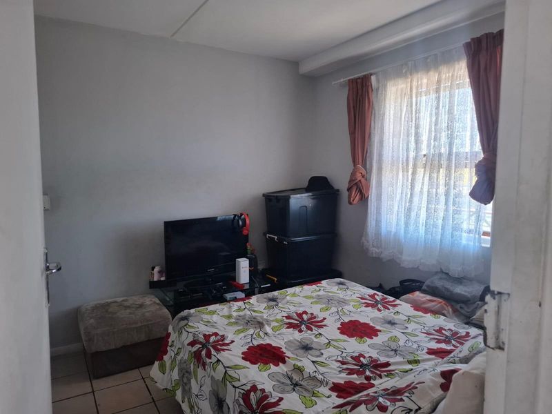 Apartment with Potential in Retreat - Photo 6