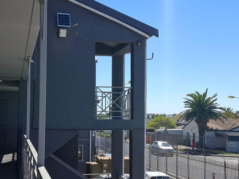 Apartment with Potential in Retreat - Photo 2