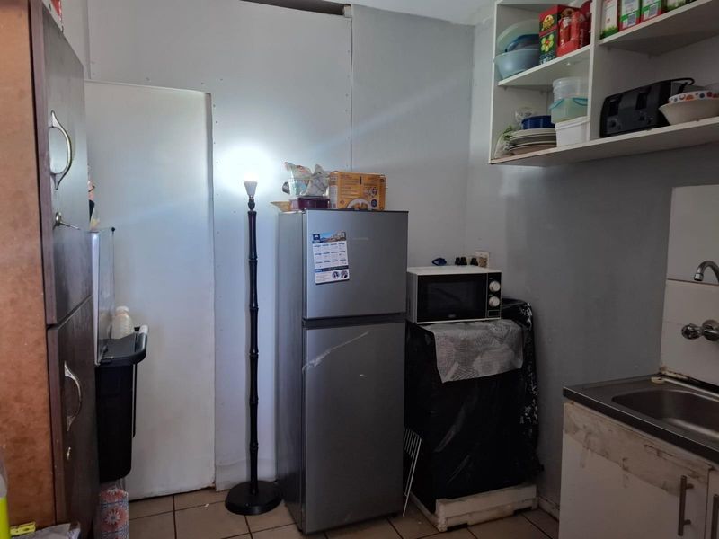 Apartment with Potential in Retreat - Photo 10