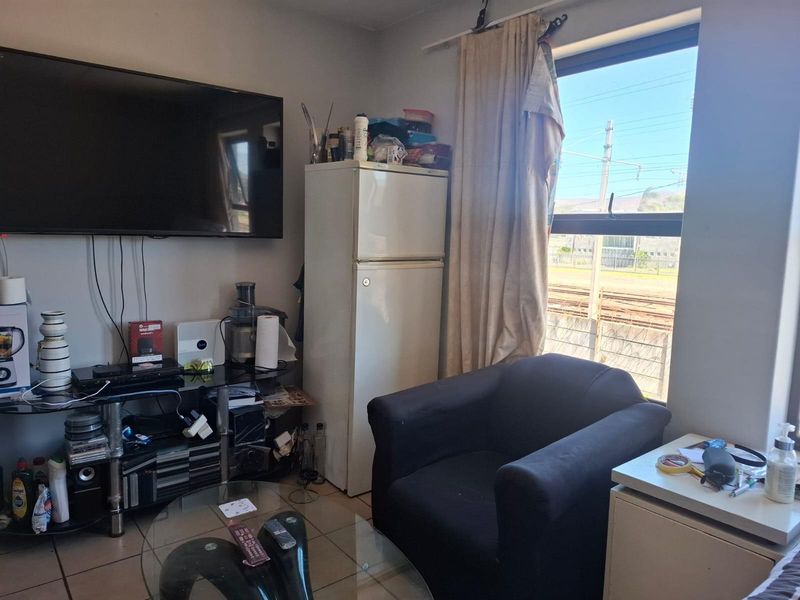 Apartment with Potential in Retreat - Photo 9