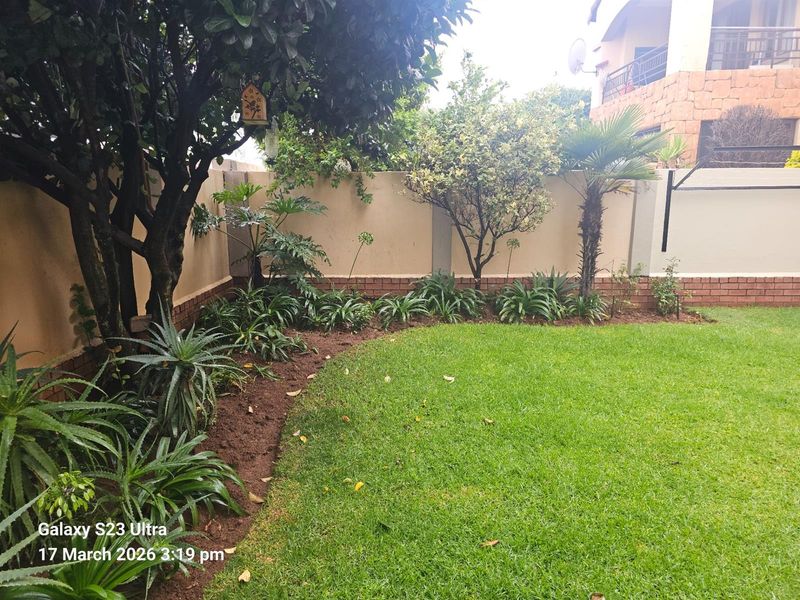2 Bedroom Ground Floor Apartment with Private Garden For Sale in Halfway Gardens, Midrand - Photo 2