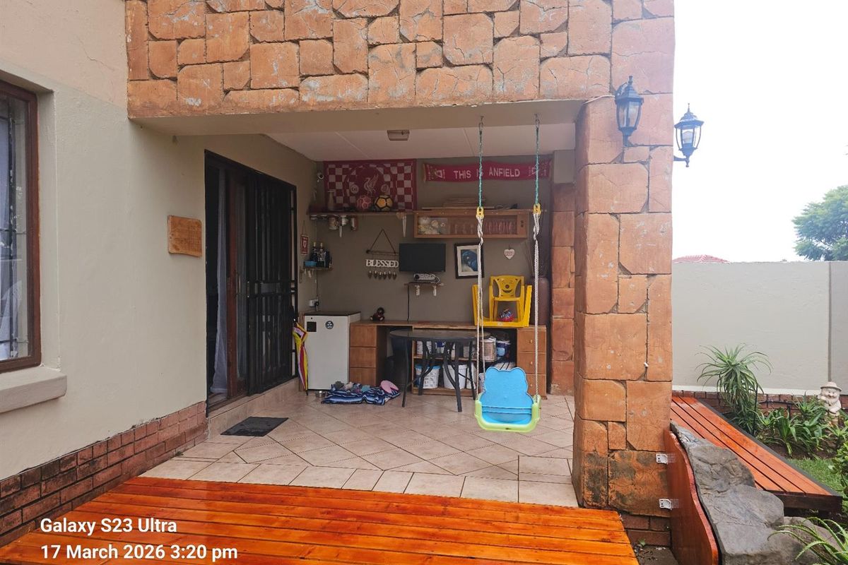 2 Bedroom Ground Floor Apartment with Private Garden For Sale in Halfway Gardens, Midrand - Photo 5