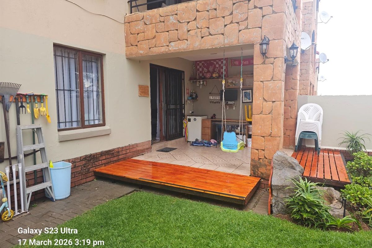 2 Bedroom Ground Floor Apartment with Private Garden For Sale in Halfway Gardens, Midrand - Photo 4