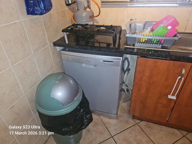 2 Bedroom Ground Floor Apartment with Private Garden For Sale in Halfway Gardens, Midrand - Photo 8