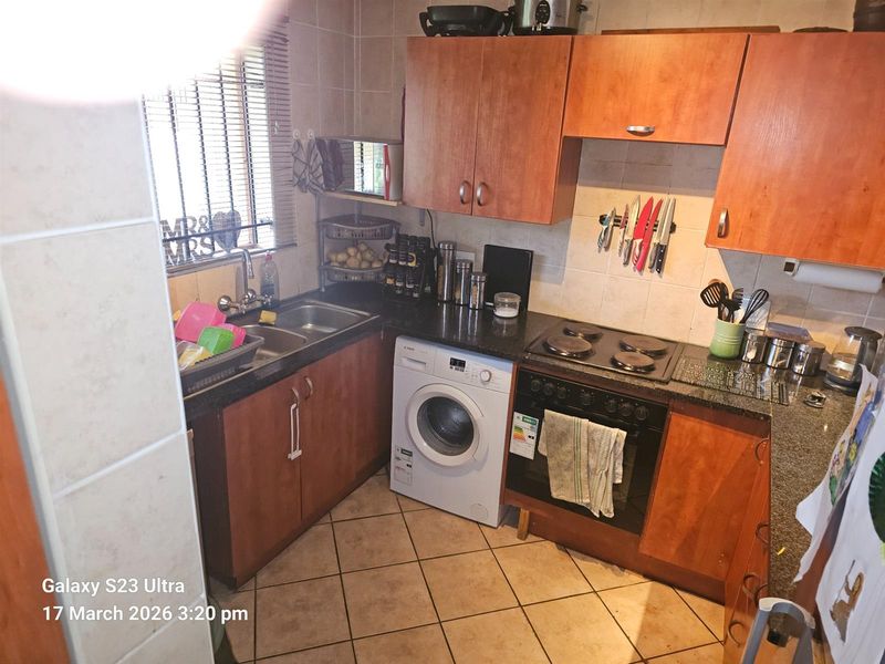2 Bedroom Ground Floor Apartment with Private Garden For Sale in Halfway Gardens, Midrand - Photo 7