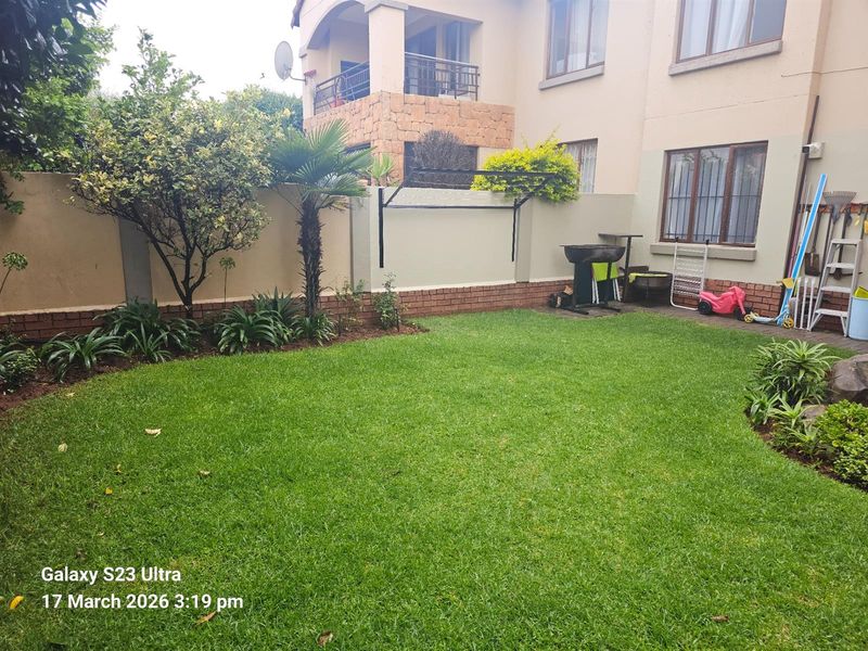 2 Bedroom Ground Floor Apartment with Private Garden For Sale in Halfway Gardens, Midrand - Photo 3