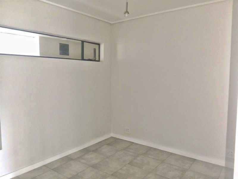 Discover modern, secure living in the heart of Greenkloof Eco Estate, Mooikloof, Pretoria East - Photo 7