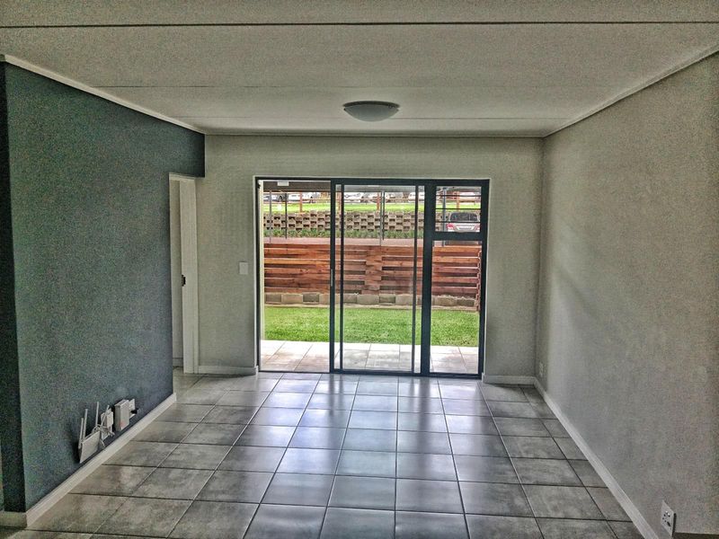 Discover modern, secure living in the heart of Greenkloof Eco Estate, Mooikloof, Pretoria East - Photo 5