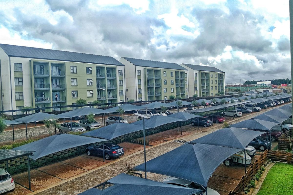 Discover modern, secure living in the heart of Greenkloof Eco Estate, Mooikloof, Pretoria East - Photo 2