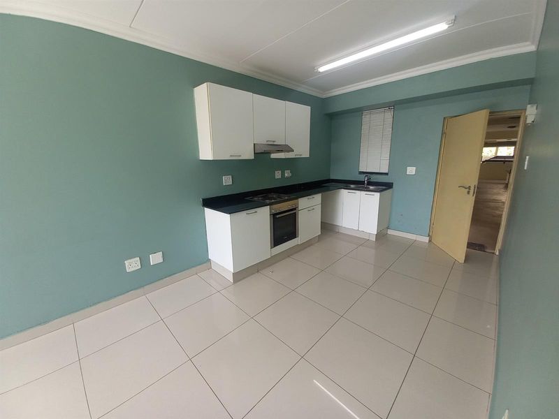 Modern Affordable and Convenient Umhlanga Ridge apartment - Photo 10