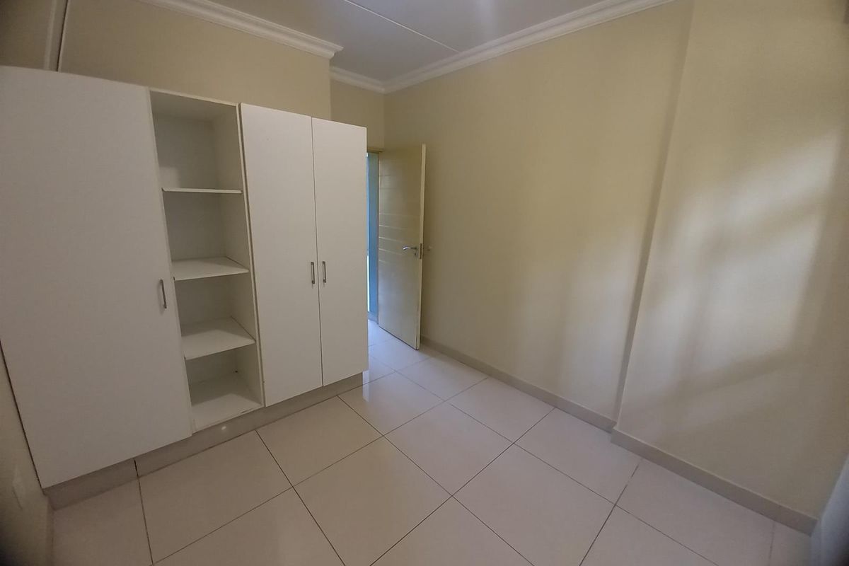 Modern Affordable and Convenient Umhlanga Ridge apartment - Photo 5