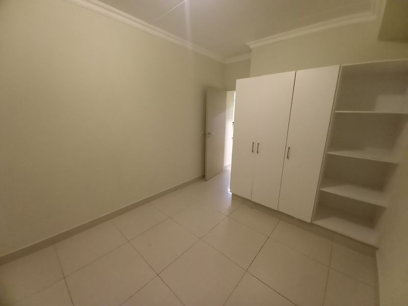 Modern Affordable and Convenient Umhlanga Ridge apartment - Photo 7