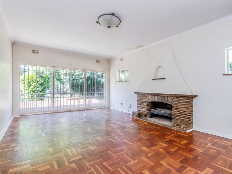 Renovators Dream House For Sale in Berario, Randburg - Photo 10
