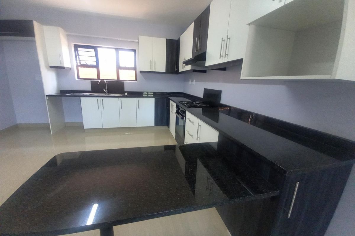 Secure Modern and Spacious Upmarket Bellair Apartment - Photo 3