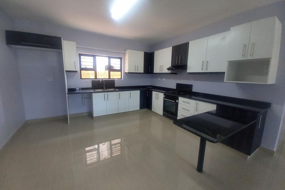 Secure Modern and Spacious Upmarket Bellair Apartment - Photo 4