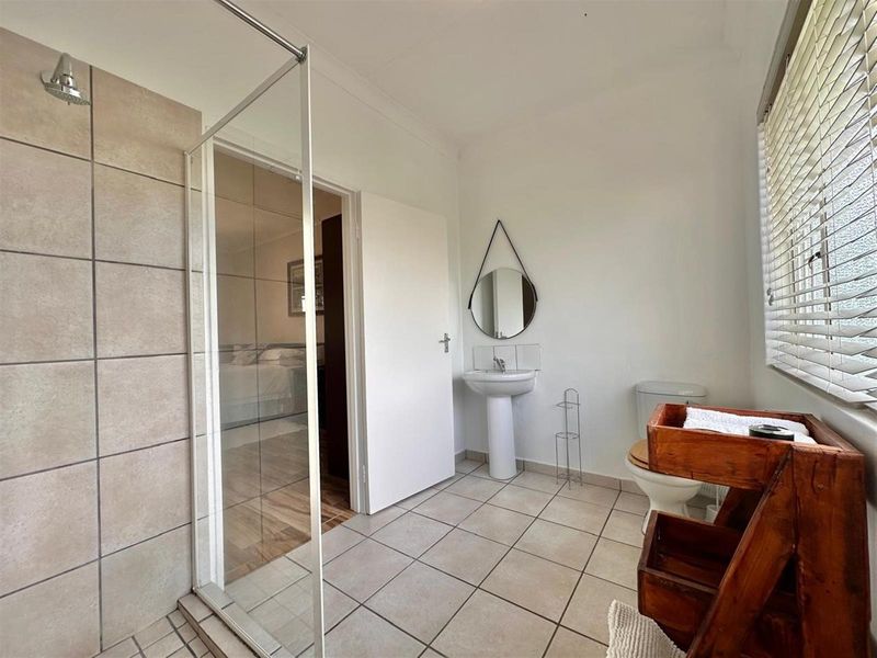 Guest House For Sale in Wakkerstroom - Photo 9