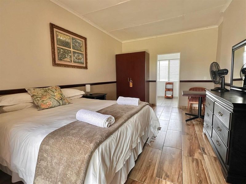 Guest House For Sale in Wakkerstroom - Photo 8