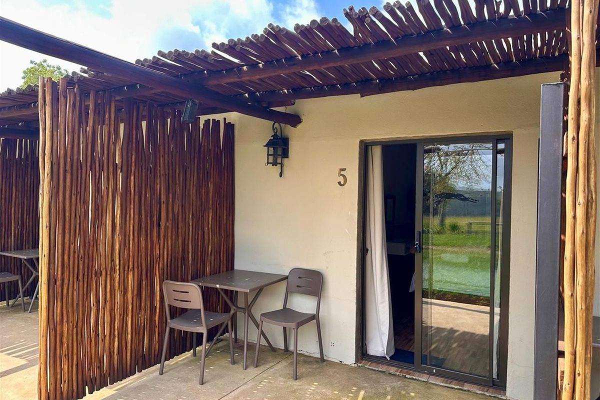 Guest House For Sale in Wakkerstroom - Photo 3