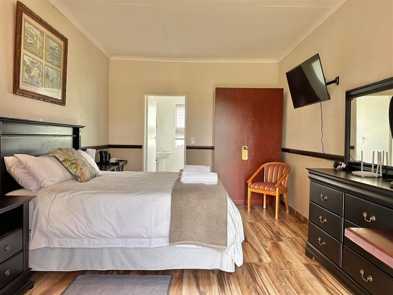 Guest House For Sale in Wakkerstroom - Photo 10