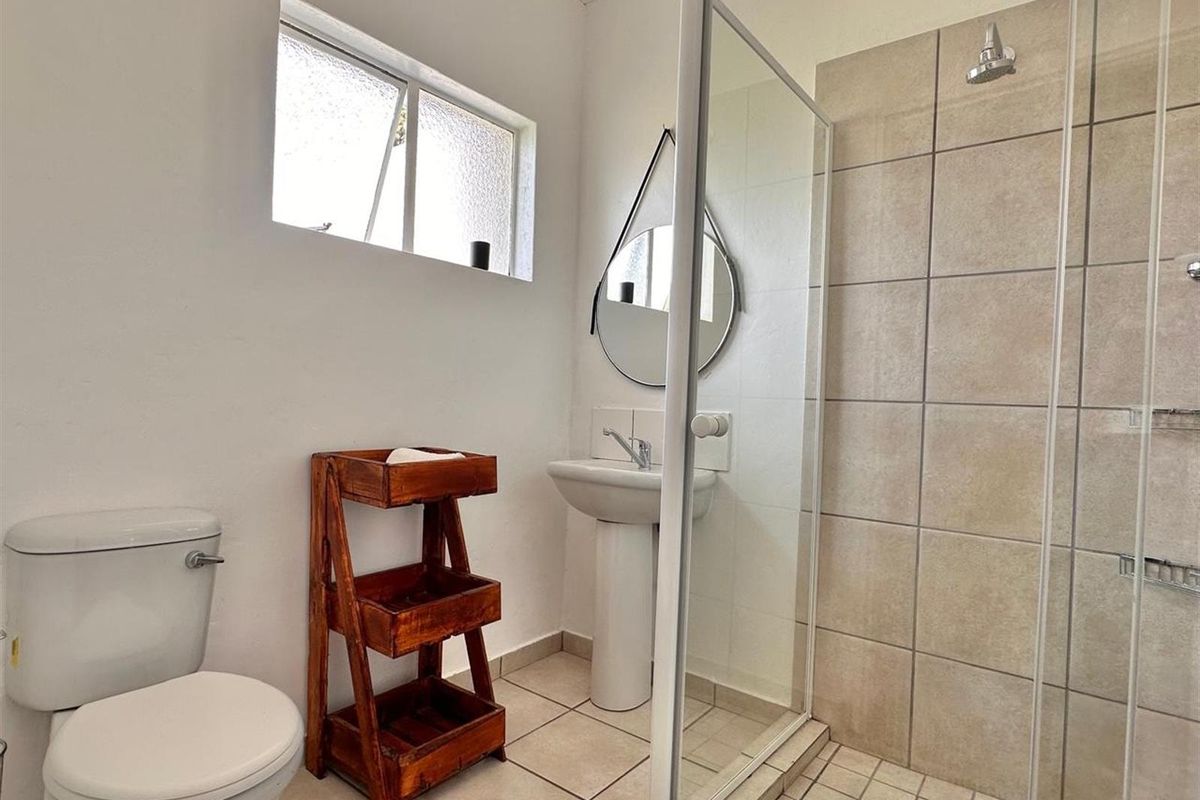 Guest House For Sale in Wakkerstroom - Photo 5