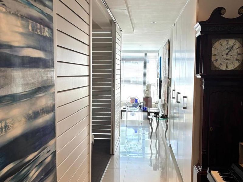 Studio Apartment For Sale in Claremont, Cape Town - Photo 8