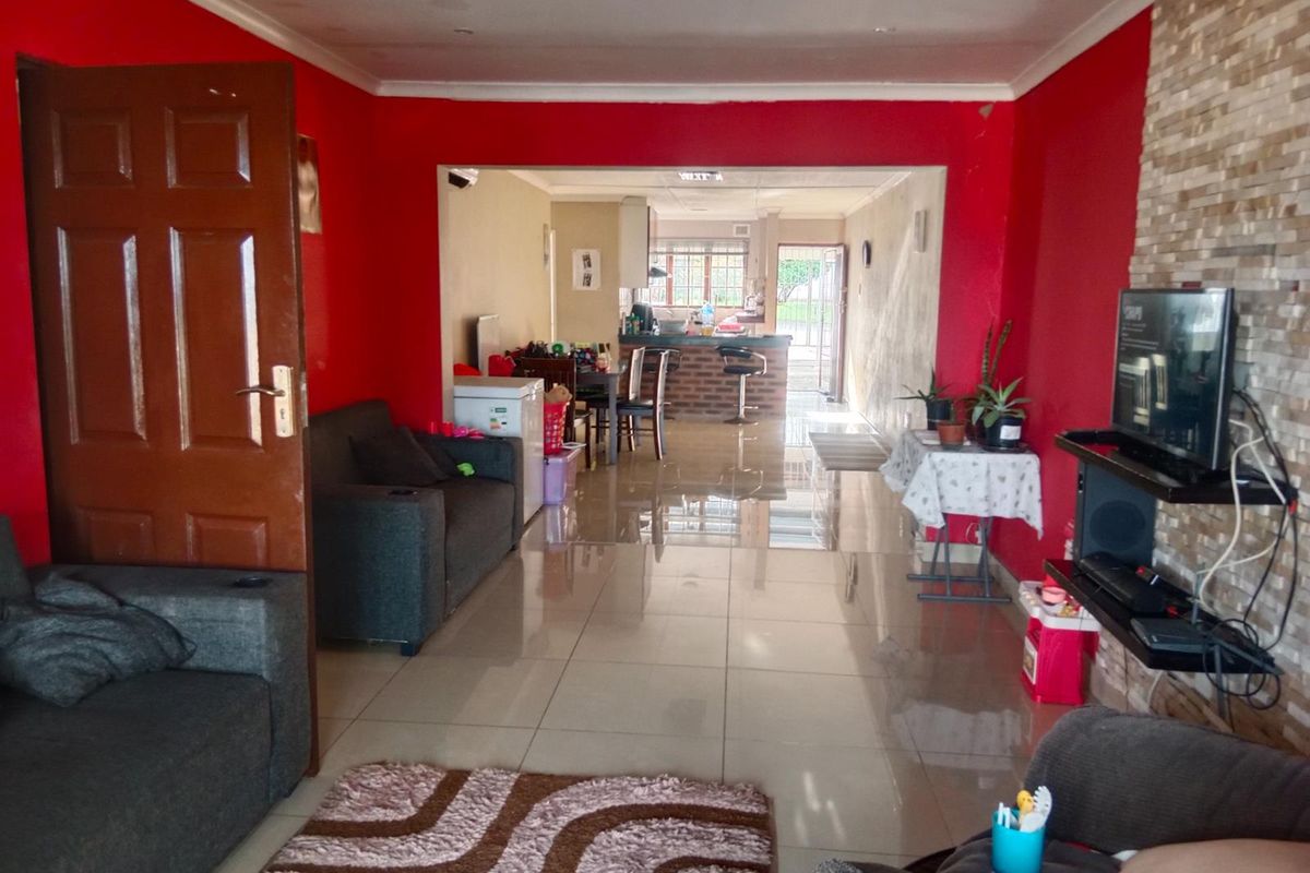 3-Bedroom Townhouse For Sale - Photo 3