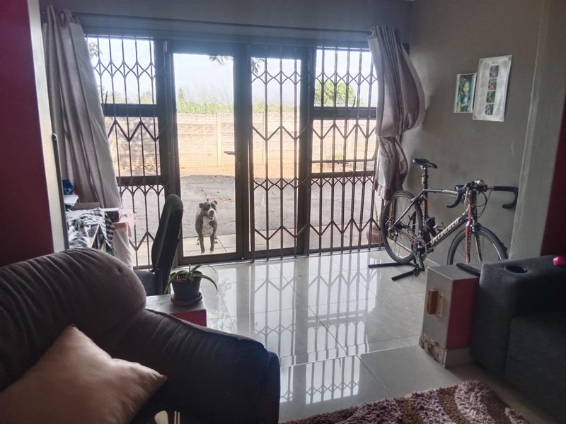 3-Bedroom Townhouse For Sale - Photo 4