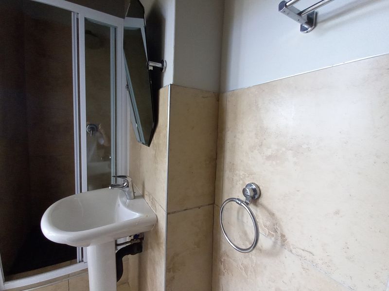 Peaceful and Private Umhlanga Ridge apartment - Photo 10