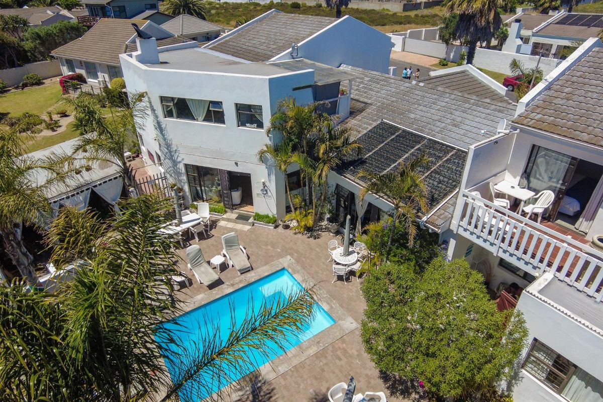 Income-Generating Coastal Retreat - Established Airbnb in Langebaan - Photo 2
