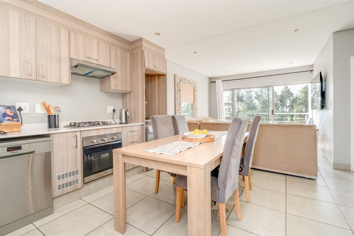 Stunning Townhouse For Sale in Kengies, Sandton - Photo 5