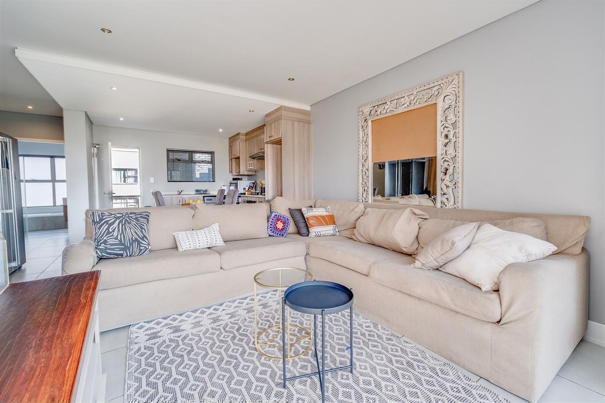 Stunning Townhouse For Sale in Kengies, Sandton - Photo 2