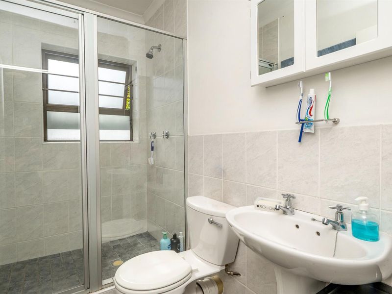 3 Bedroom House For Sale in De Oude Spruit - Photo 8